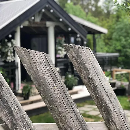 Koselig Enmannsom I Tommerhus, Inkl Morgenkaffe Accommodatie bij particulieren Eidsvoll